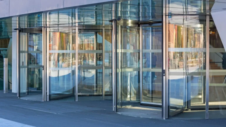 Drzwi obrotowe (karuzelowe)